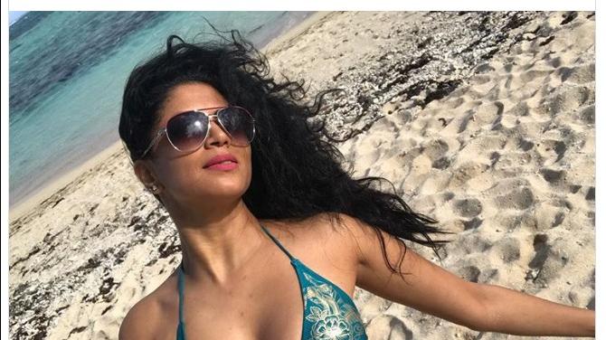 Kavita Kaushik Sizzles In Bikini