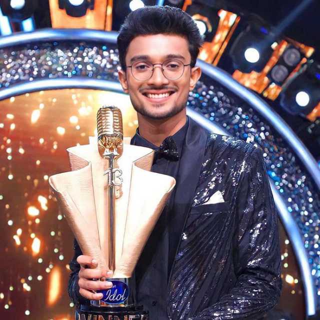 Indian Idol 13 Winner Rishi Singh Used To Sing Bhajans In Temple And