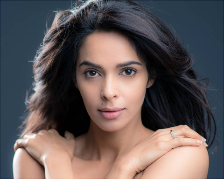 'Tum itne bold roles karti ho to...': Mallika Sherawat once revealed 'big heroes' asked her to meet them at night