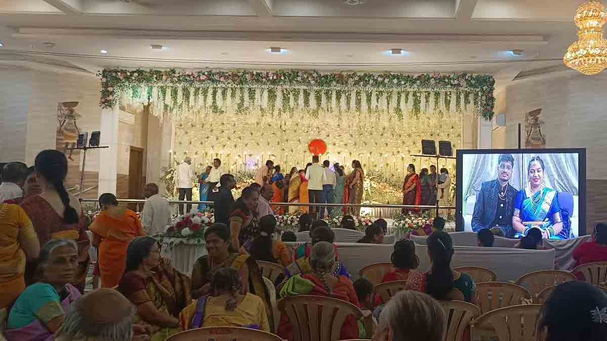 IndiGo Chaos: Newlywed Couple Attends Wedding Reception Online After Flight Cancellation (VIDEO)