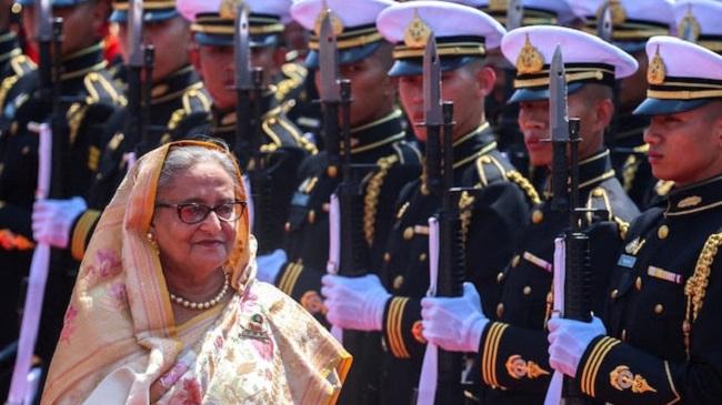 Violence in Bangladesh, Sheikh Hasina leaves PM ...