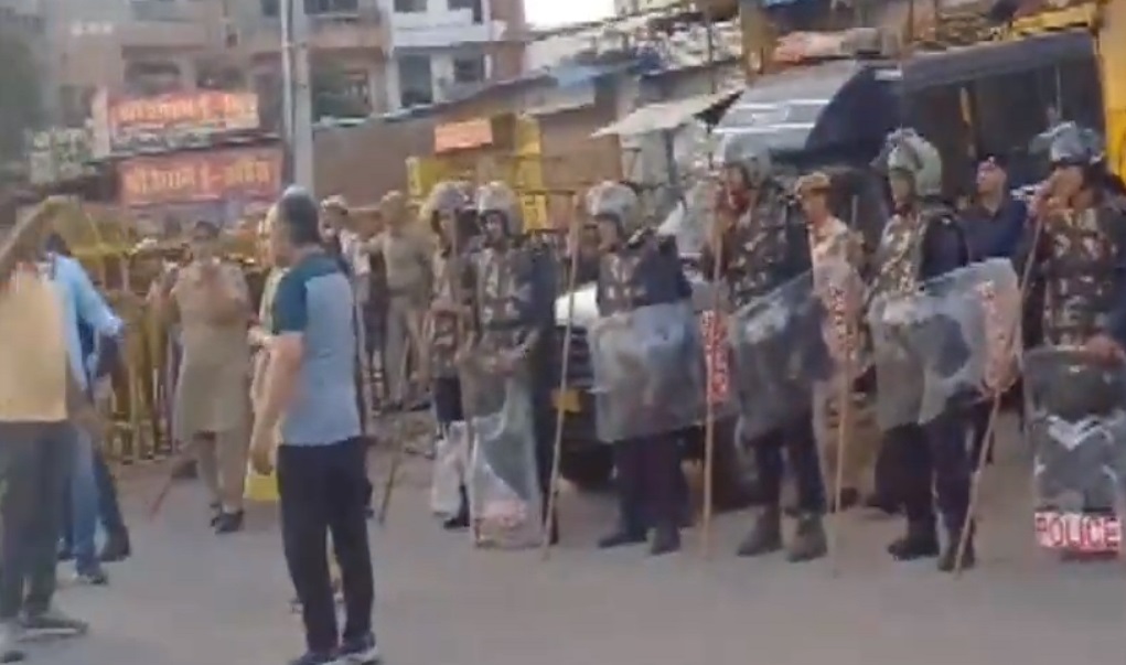 Bulldozer Action in Jaipur LIVE: નૂરાની મસ્જીદ ...