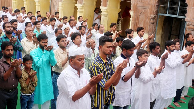रमजान की हिंसा के बाद दुखभरी ईद