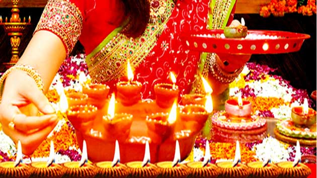 कविता : दि‍वाली है खुशी मनाएं