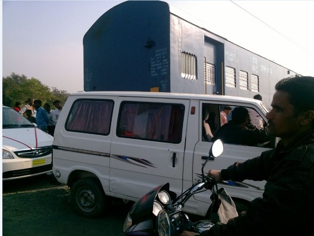 नोटों के लिए करेंसी पेपर ले जा रही मालगाड़ी ट्रैक ...
