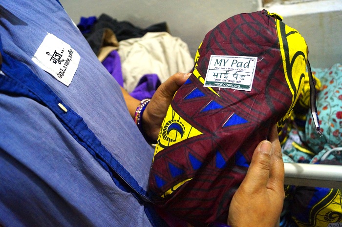 माहवारी के दिनों में खुले में नहाती हैं इस गांव ...