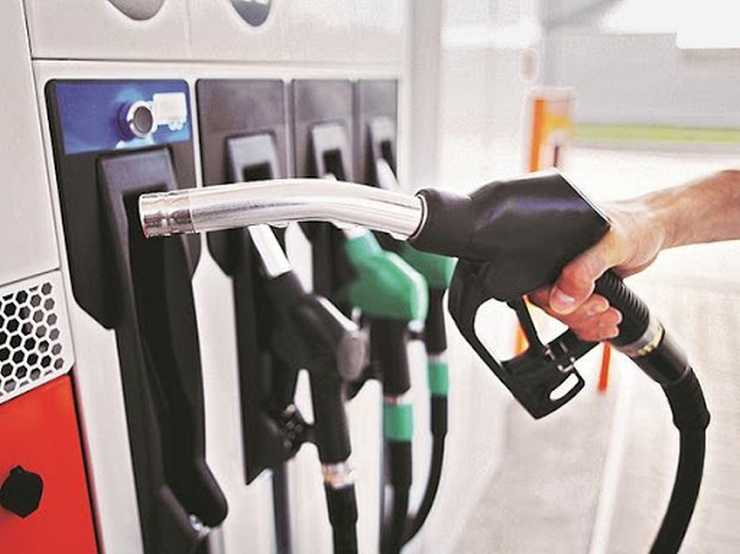 Petrol Diesel Prices: तेल कंपनियों ने जारी किए पेट्रोल डीजल के ताजा भाव, जानें क्या हैं कीमतें