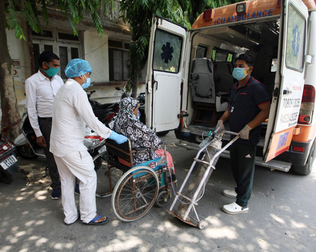 कविता: भार तो केवल श्वासों का है...