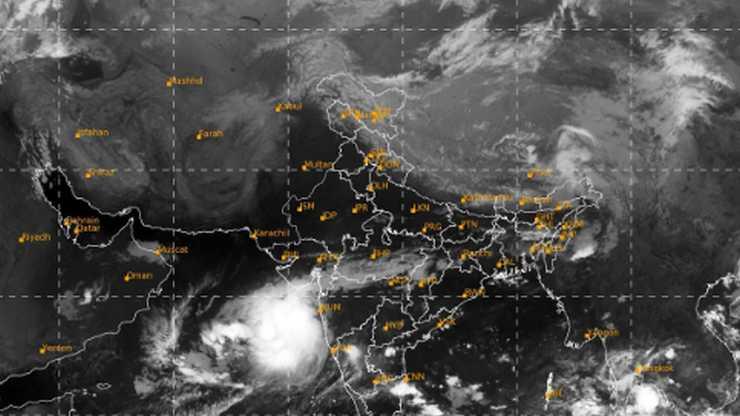 Weather Updates: उत्तर भारत के कई इलाकों में गुलाबी ठंड ने दी दस्तक, IMD ने जताया कई राज्यों में बारिश का अलर्ट