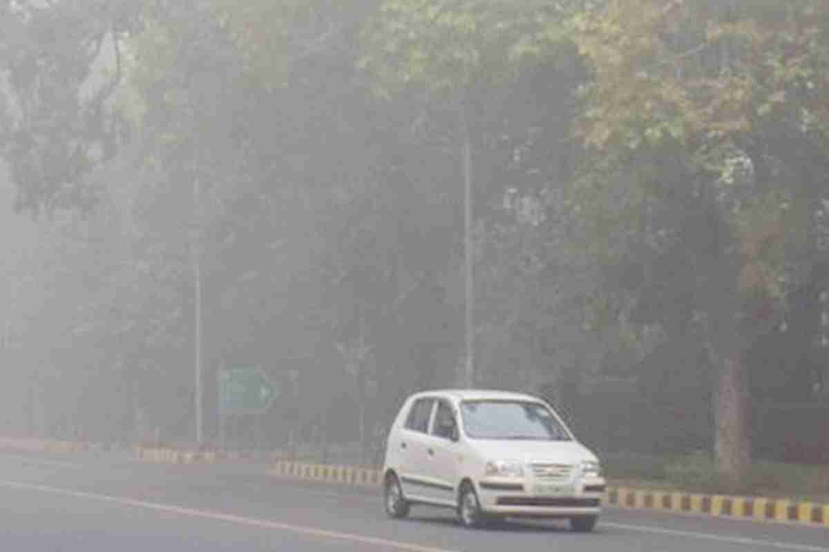LIVE: दिल्ली की हवा बहुत खराब, क्या है अक्षरधाम और आनंद विहार का AQI