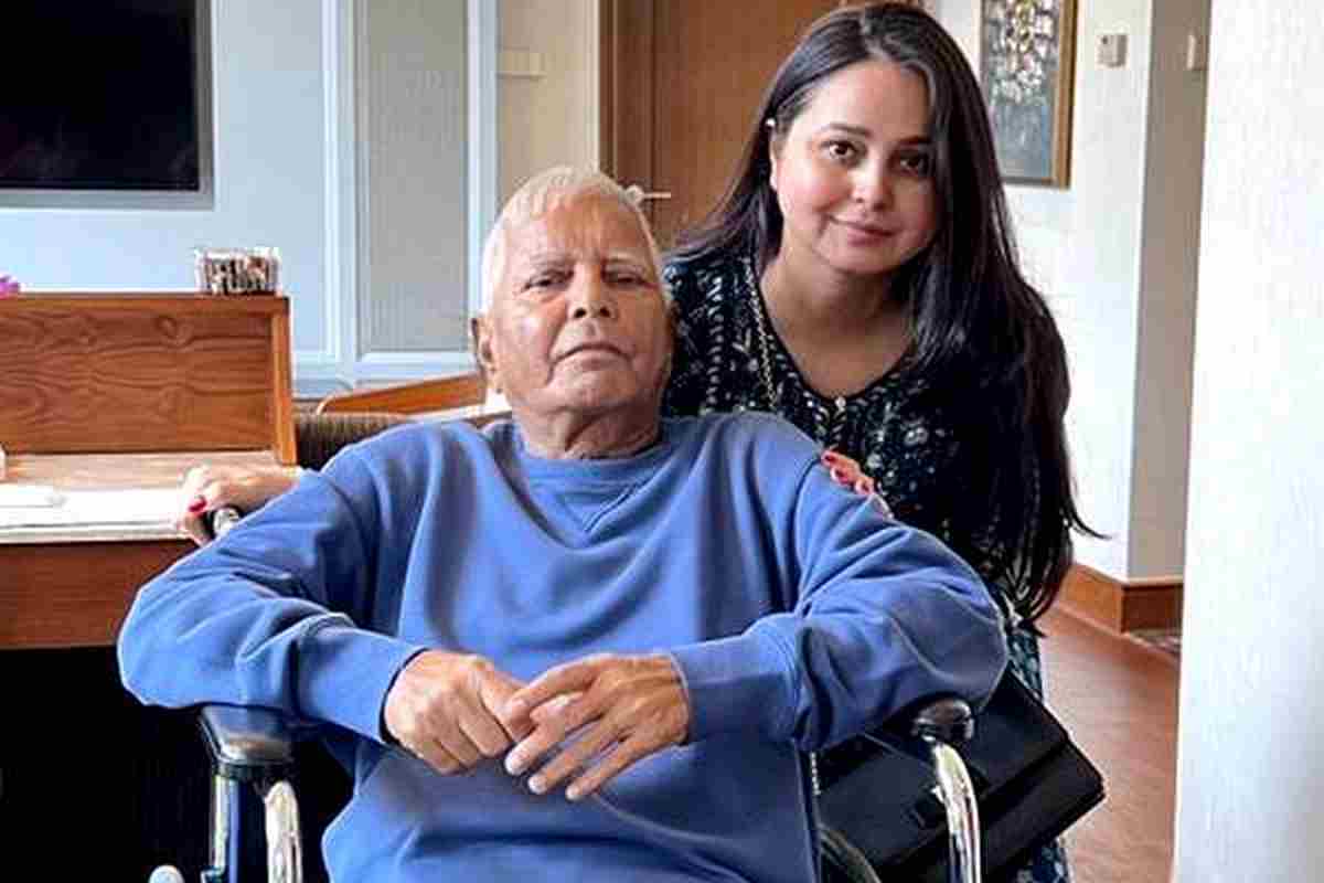 रोहिणी आचार्य के अपमान पर लालू परिवार में बवाल, 3 और बेटियों ने छोड़ा घर