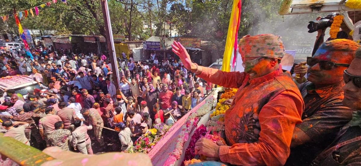 गेर में शामिल हुए CM डॉ. मोहन यादव, रंग-गुलाल में रंगे नजर आए, महाकाल उत्सव की PHOTOS वायरल