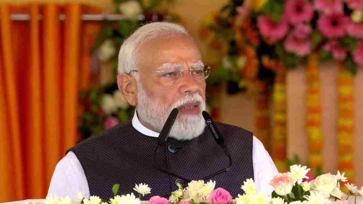 नरेंद्र मोदी यांनी नेहरूंचा ७७ वर्षांचा विक्रम ...