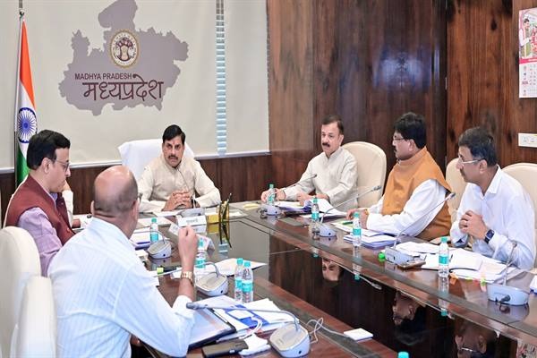 मध्यप्रदेश में जल्द शुरू होगी सुगम परिवहन सेवा, मुख्यमंत्री डॉ. मोहन यादव ने...