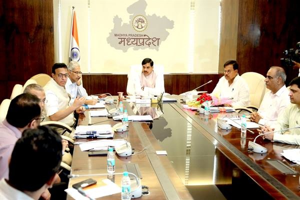 सीएम डॉ. मोहन यादव ने की नवाचारों की प्रशंसा, कहा- गांव से लेकर शहर तक बढ़ाएं...