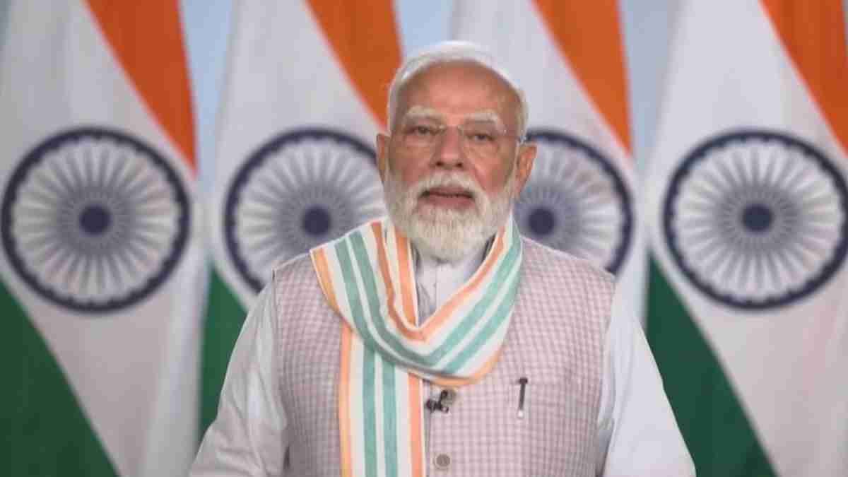 narendra modi distributes government jobs appointment letter