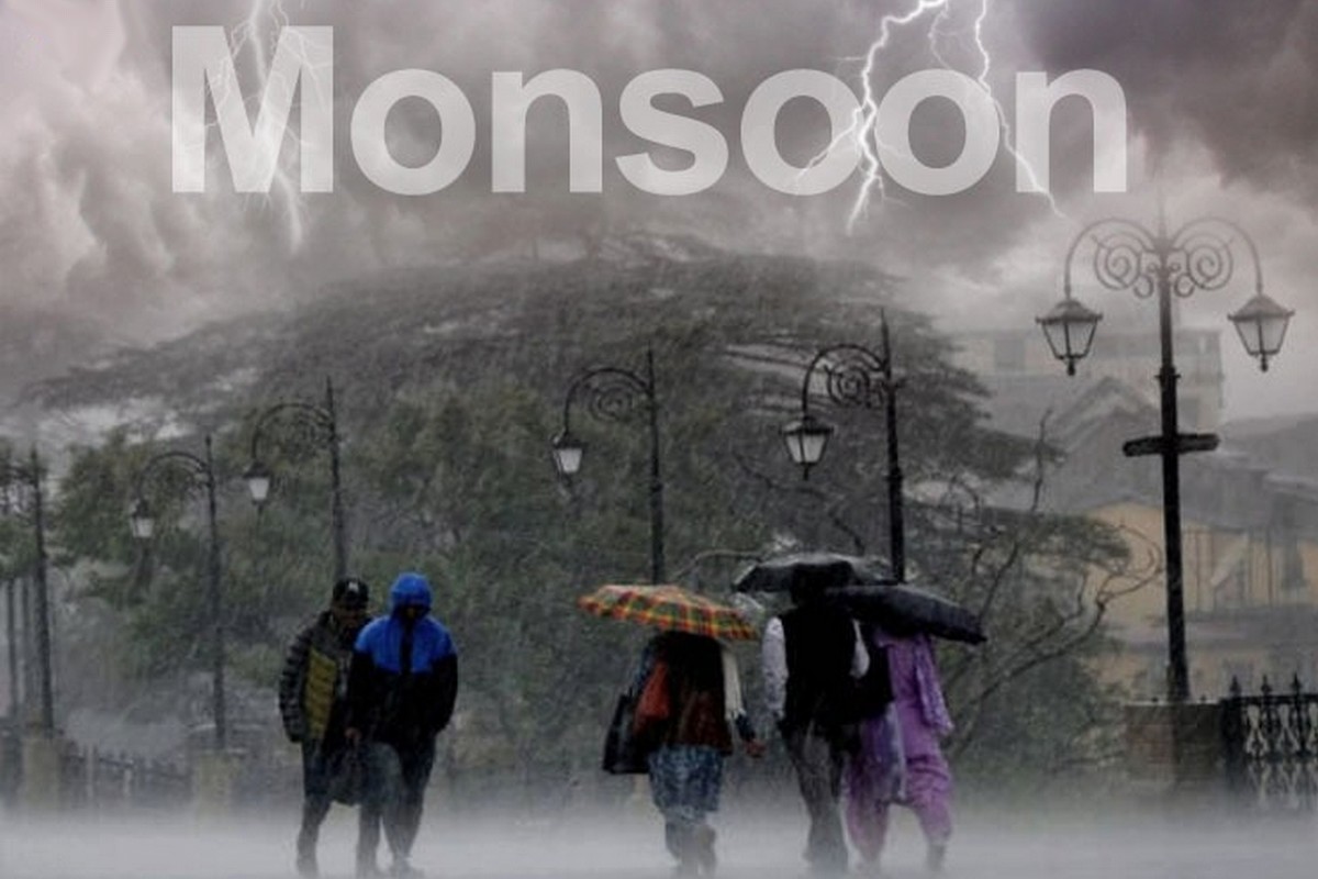 नज़्म: बरसात का मौसम