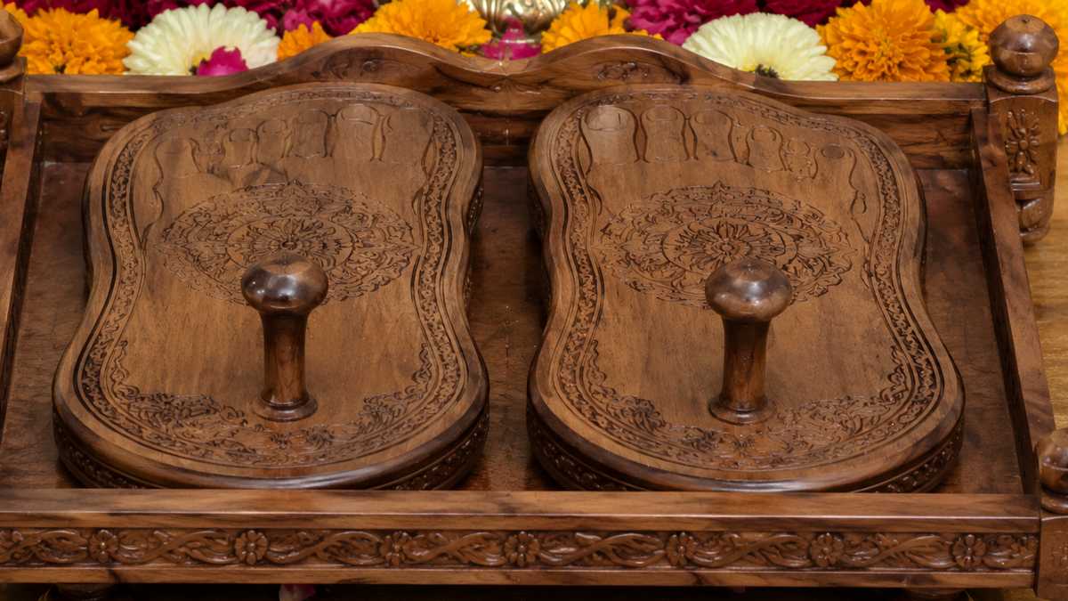 त्रेता से लेकर कलयुग तक कहानी चरण पादुका की
