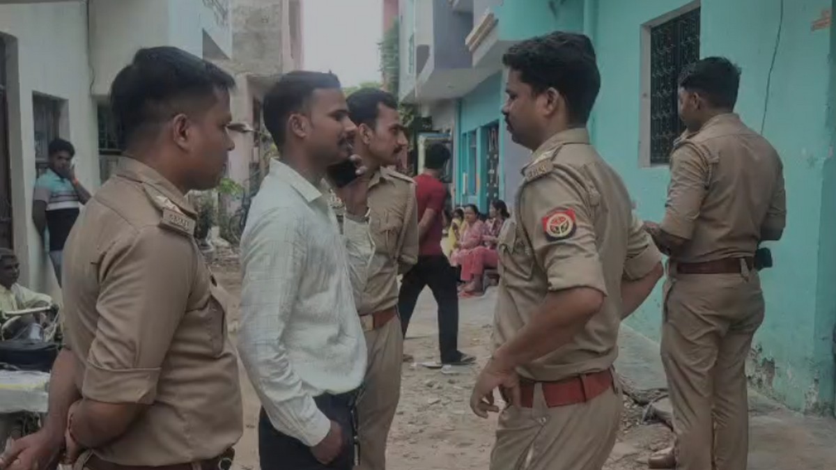 आग्र्यामध्ये पत्नीने पतीची हत्या करून मृतदेह ...