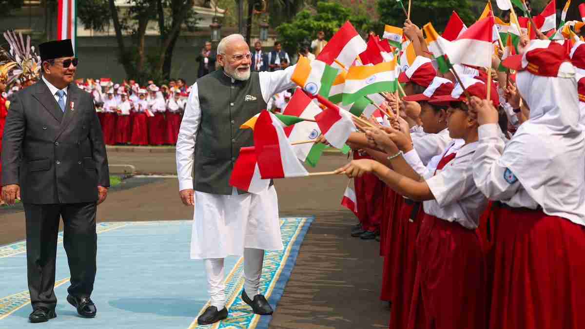 pm modi in indonesia