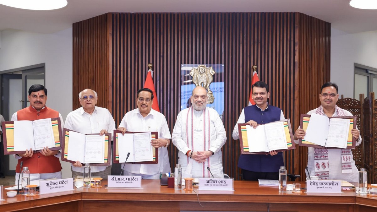 सरदार सरोवर परियोजना पर 30 साल पुराना विवाद खत्म, ...