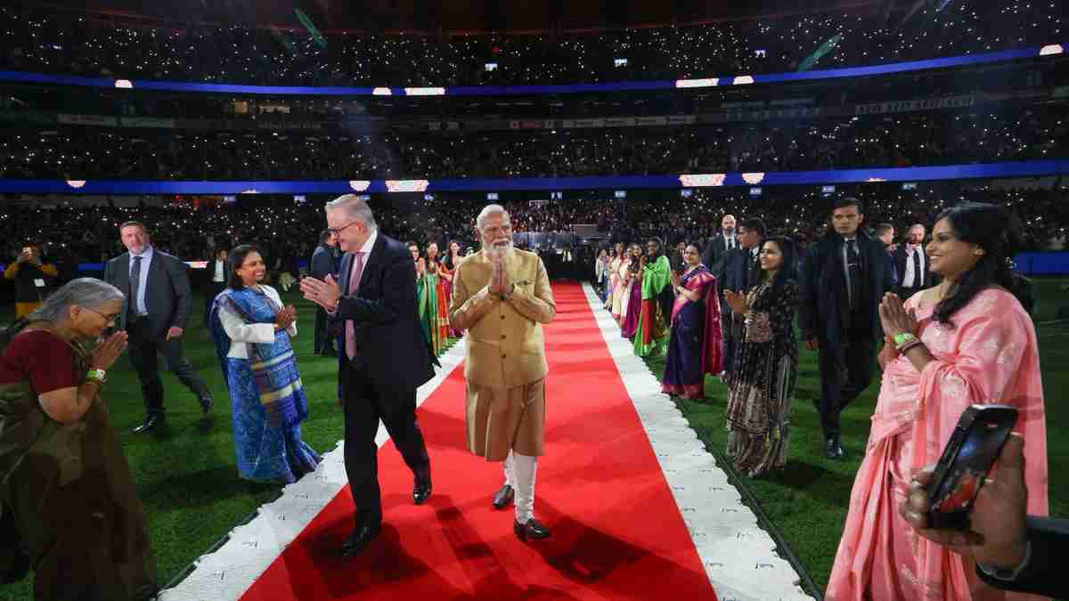 PM Modi in MCG Photo : Narendra Modi X account PM Modi and PM Albanese in MCG