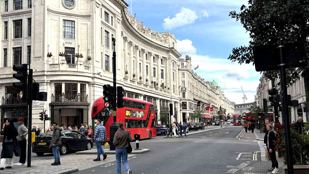 London Trip: प्रधानमंत्री से पब्लिक तक मेट्रो, ...