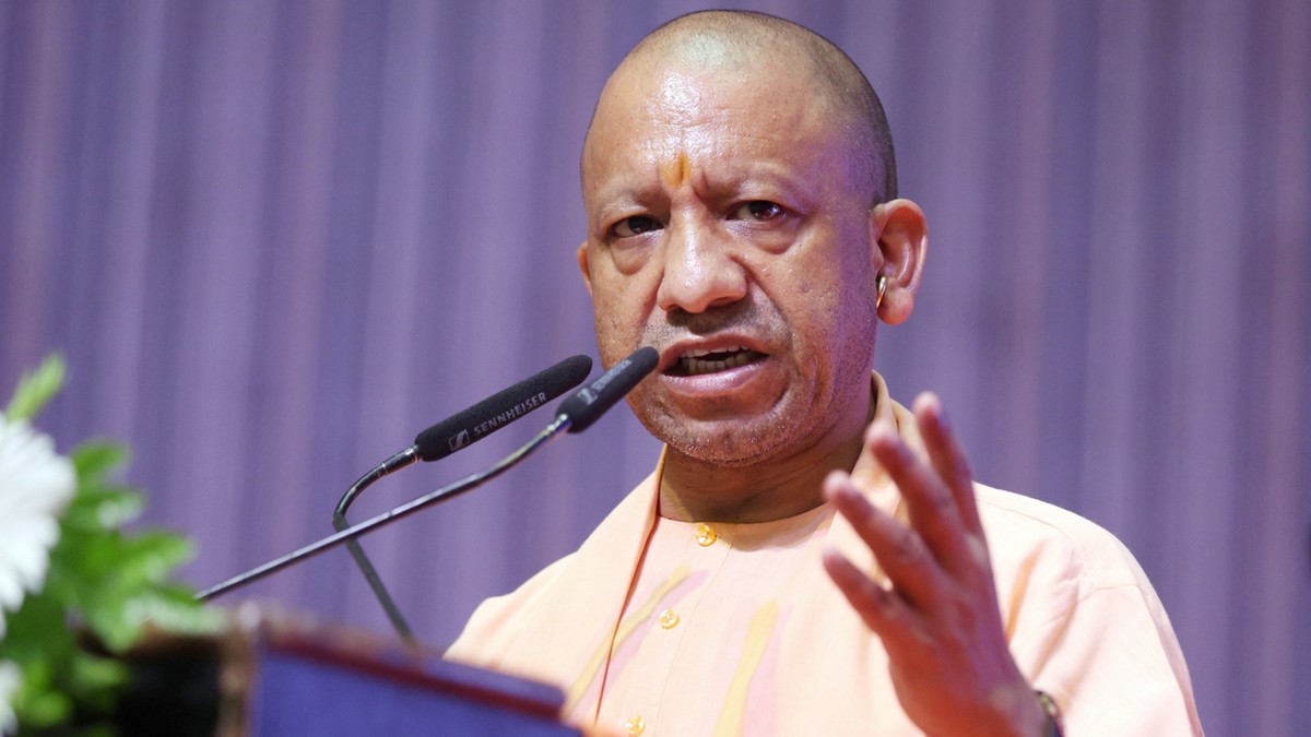 योगी सरकार की योजना से बदली किस्मत, डेयरी से ...