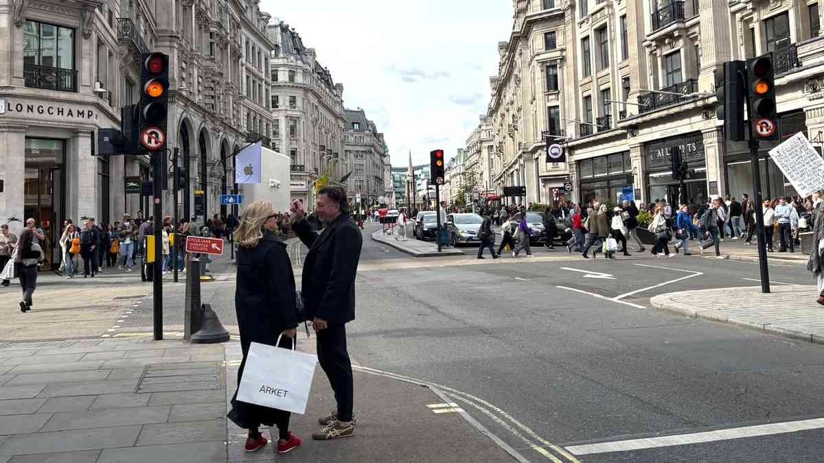 London Trip: सड़कें संकरी, फुटपाथ चौड़े, फिर भी जाम ...