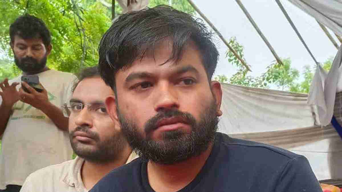 CJP संस्थापक अभिजीत दीपके टाइफाइड की चपेट में, ...
