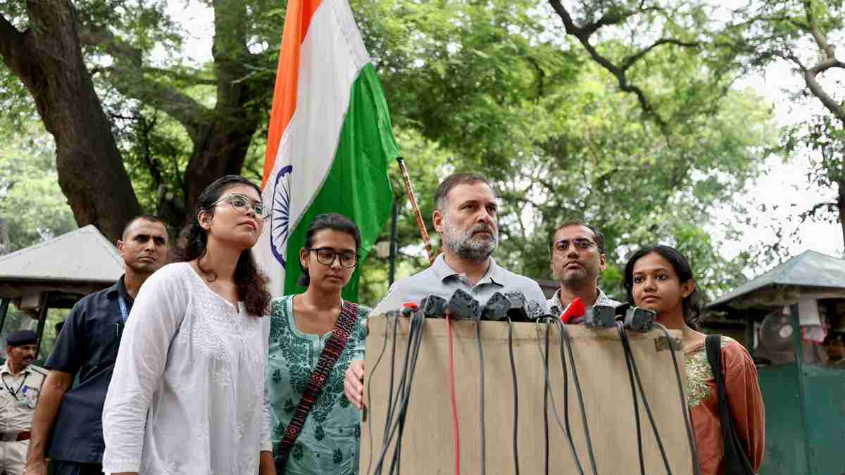 राहुल गांधी ने छात्रों की 3 मांगें गिनाईं, बोले- ...
