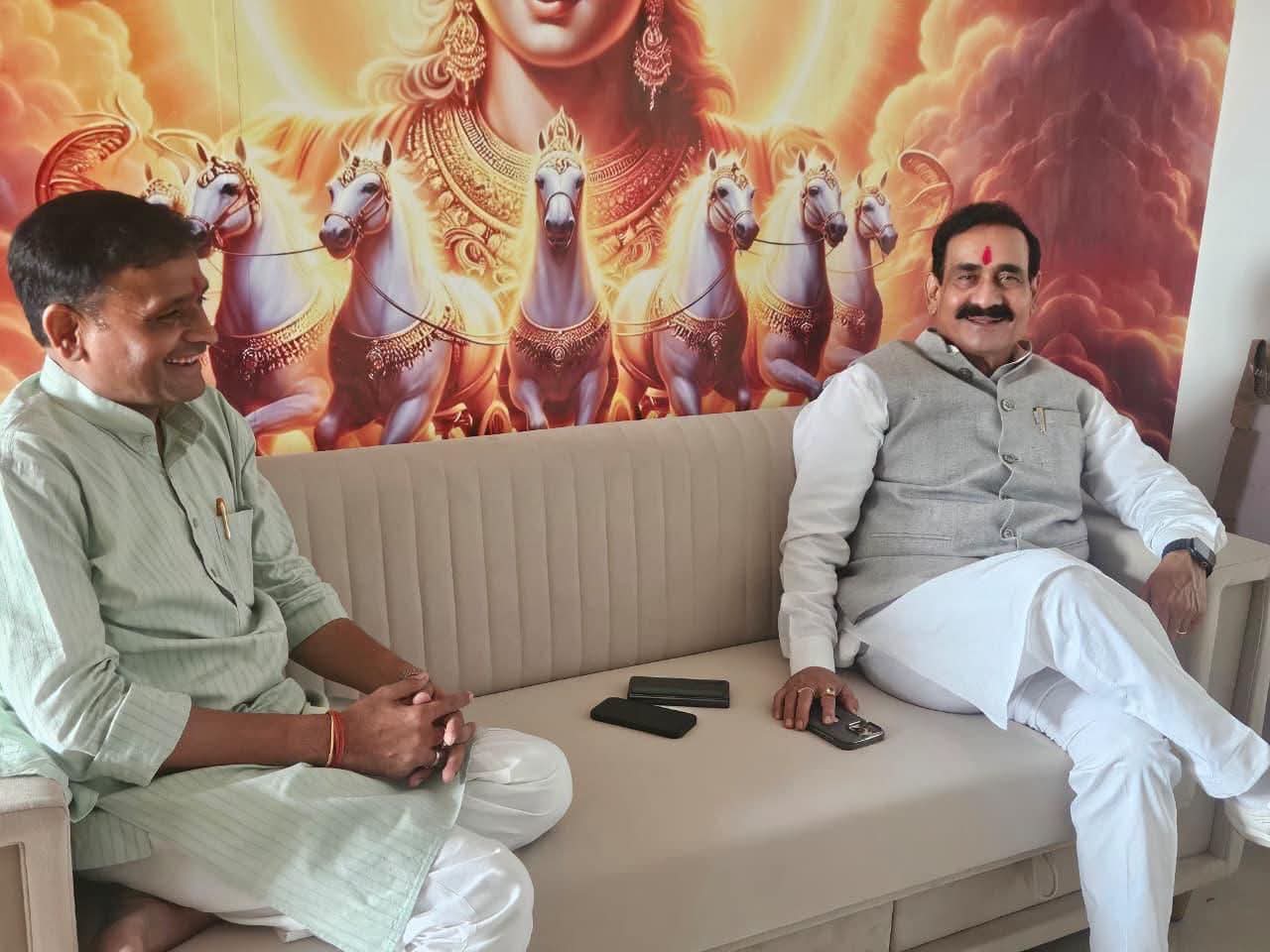 दतिया भाजपा पर एक्शन के बाद नरोत्तम मिश्रा से ...