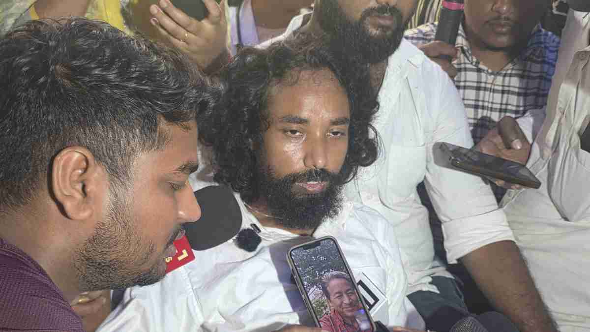 Photo : Devendra Nath Mahto X account ranchi student protest