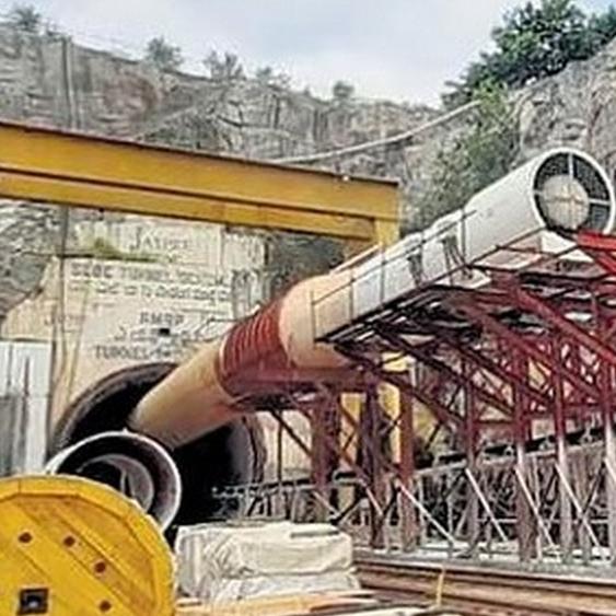 उत्तराखंड के चमोली में निर्माणाधीन टनल ढही, कई मजदूरों के फंसे होने की आशंका, रेस्क्यू ऑपरेशन शुरू