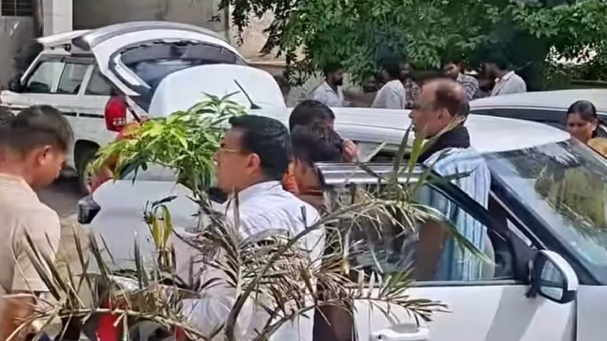 अयोध्या पुलिस का राजस्थान में बड़ा कांड! ₹2.80 ...
