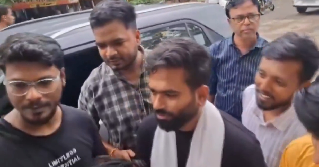 CJP प्रमुख अभिजीत दीपके का बालाघाट दौरा, पीड़ित ...