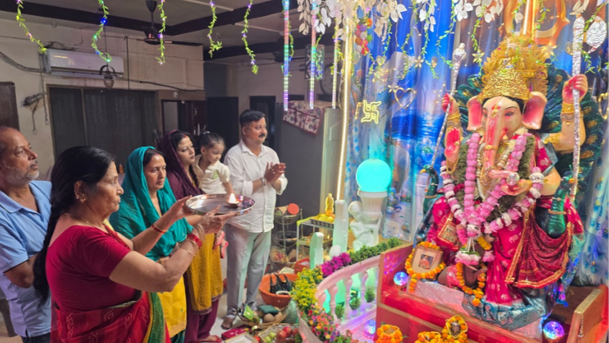 अयोध्या में गणेशोत्सव की धूम, 150 से ज्यादा ...