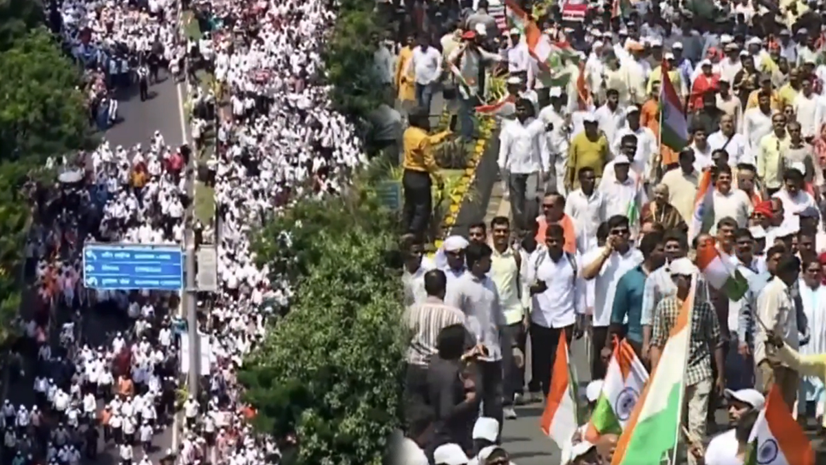 मुंबई में उद्धव और राज ठाकरे का बड़ा विरोध प्रदर्शन: CEC ज्ञानेश कुमार के...