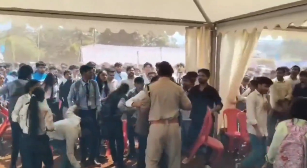 सीएम यूथ कॉन्क्लेव में जुबिन नौटियाल के कॉन्सर्ट ...