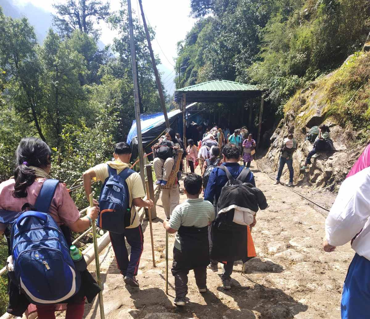 char dham yatra sansmaran in hindi
