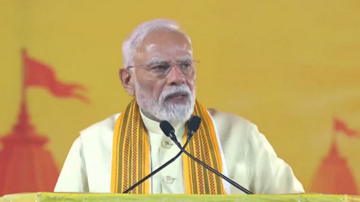 PM मोदी ने दिल्ली में किया रावण दहन, बोले– रामराज्य का मतलब शासन नहीं, सत्ता...