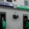 अनेक शहरों में गिरे Petrol Diesel के दाम, जानें आपके नगर के ताजा भाव