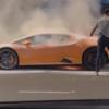 Lamborghini Huracan Supercar में लगी आग, बाल-बाल बचे लोग, देखें वीडियो