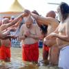 Maha Kumbh 2025 : क्या महाकुंभ में स्नान से खत्म होगी गरीबी, कैमरे के सामने त्रिवेणी संगम में डुबकी की होड़, शाह की गंगा डुबकी पर खरगे का कटाक्ष