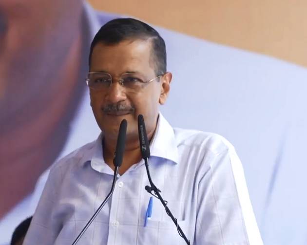 'यमुना में जहर' पर फंस गए अरविंद केजरीवाल, EC ने मांगा जवाब