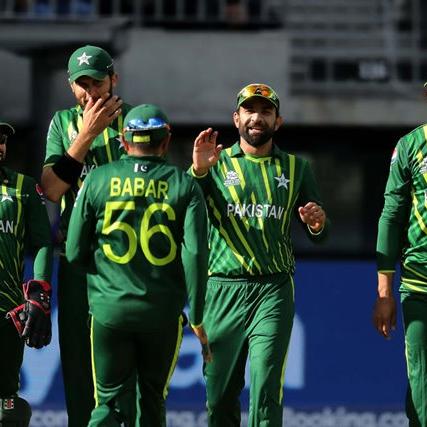 पाकिस्तान क्रिकेट टीम में बन चुके हैं बाबर और शाहीन के गुट
