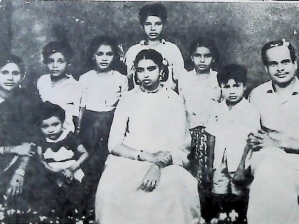 Mammootty ഈ ചിത്രത്തില്‍ നിന്ന് മമ്മൂട്ടിയെ കണ്ടെത്താമോ Webdunia 