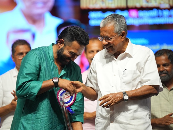 Pinarayi Vijayan, Asif Ali, Pinarayi Peruma, Asif Ali about Pinarayi Vijayan, Asif Ali speech Pinarayi Peruma, Asif Ali CPIM, പിണറായി പെരുമ, ആസിഫ് അലി പിണറായി, Pinarayi Vijayan, Narendra Modi, Ramesh Chennithala, K Surendran, MV Govindan, CPIM, Congr