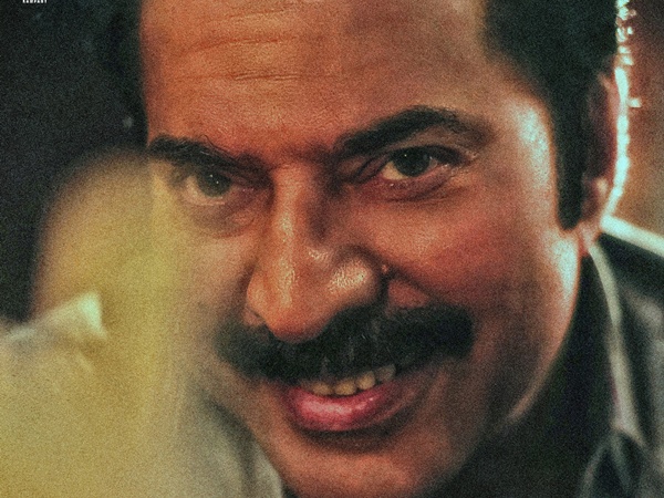 Mammootty Smile in Kalamkaaval, Mammootty in Kalamkaaval, Mammootty Villain, Mammootty and Vinayakan, Kalamkaaval poster, Decoding Kalamkaaval poster, മമ്മൂട്ടി, കളങ്കാവല്‍, മമ്മൂട്ടിയുടെ ചിരി, മമ്മൂട്ടി വില്ലന്‍