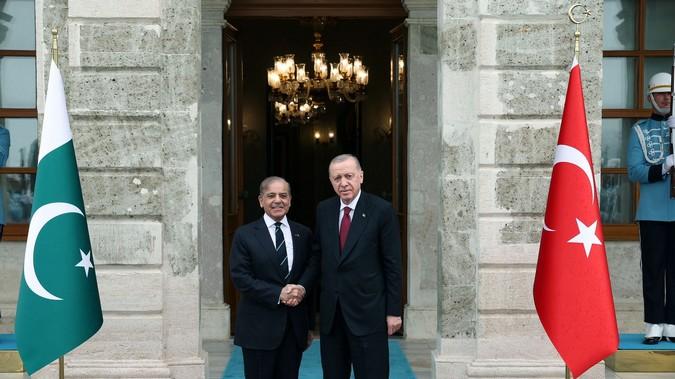 Pakistan PM shehbaz sharif thanks Erdogan for ...
